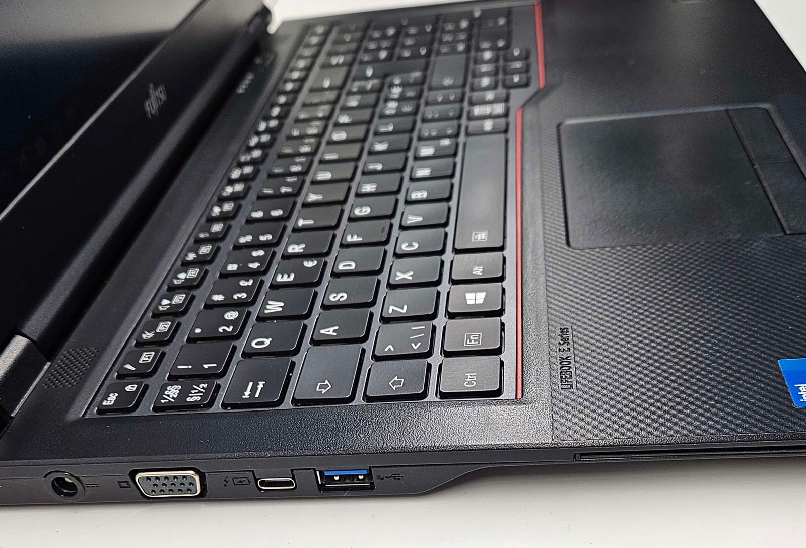 Fujitsu Lifebook E5511 i5-1135g7 / 16gb / 256gb (Generalüberholt)