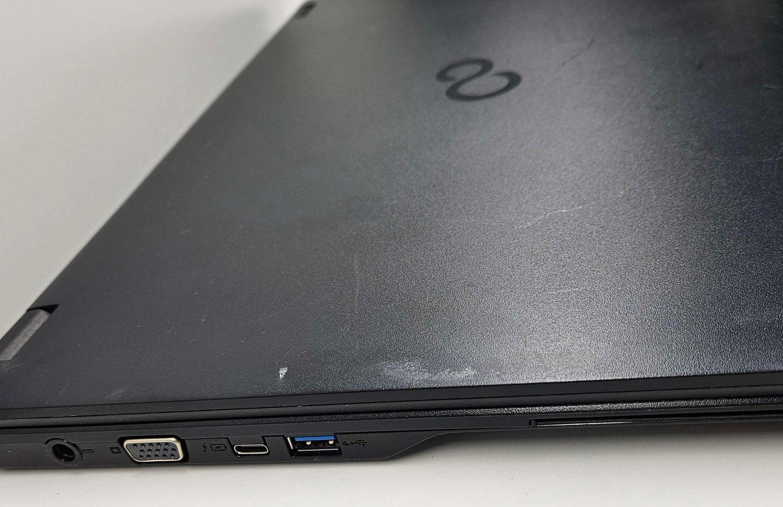 Fujitsu Lifebook E5511 i5-1135g7 / 16gb / 256gb (Generalüberholt)