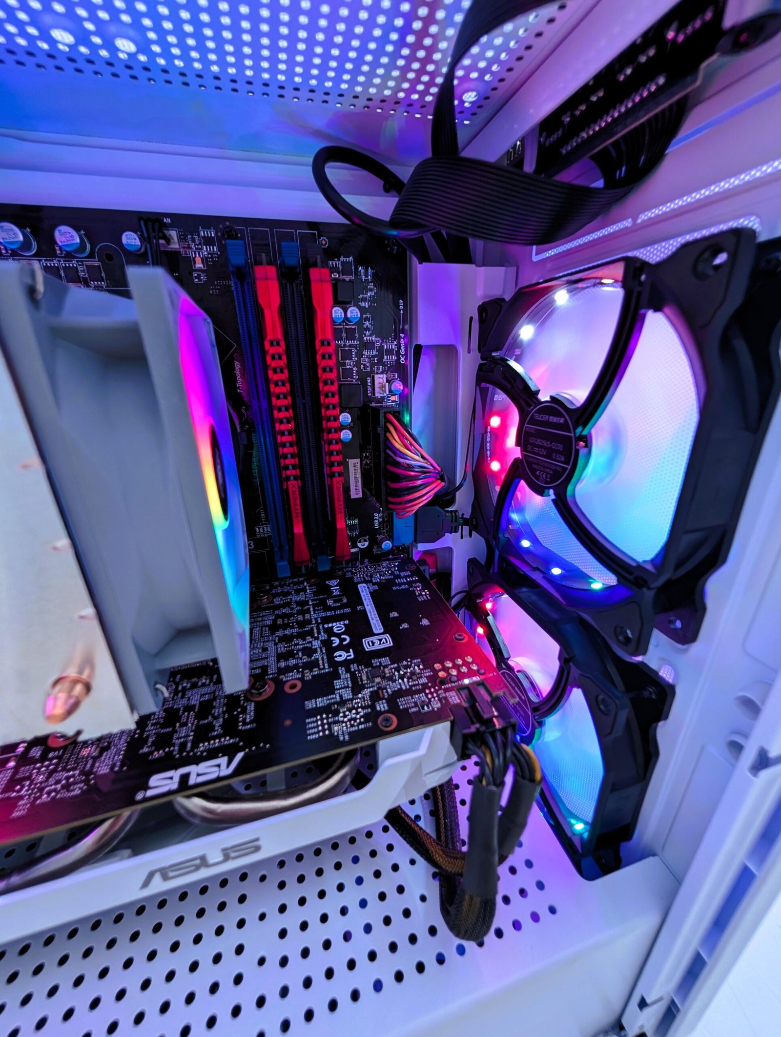 i7-4770K/16GB/256GB+320GB/GTX 1060 3GB (ERNEUERT) (Kopija) (Kopija)